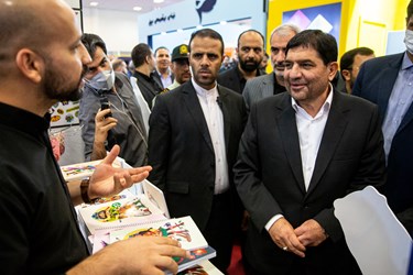 بازدید محمدمخبر معاون اول رئیس جمهور ازنمایشگاه نوشت افزار ایرانی