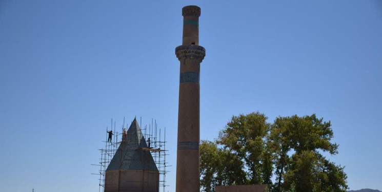 مرمت مناره مسجد جامع نطنز پایان یافت