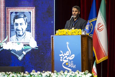 سخنرانی حسین تاریخی دبیرکل اتحادیه انجمن‌های اسلامی دانش‌آموزان  در چهاردهمین کنگره اتحادیه انجمن های اسلامی دانش آموزی 
