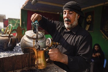 پذیرایی از زوار اربعین با «قهوه عراقی»