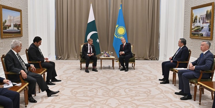 قدرانی نخست‌وزیر پاکستان از کمک‌های بشردوستانه قزاقستان
