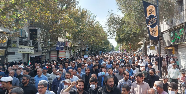 هیئات‌ مذهبی قزوین در محکومیت اغتشاشات اخیر راهپیمایی می کنند