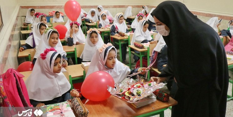 رفع معضل کمبود معلم تا سال ۱۴۰۴/ دانشگاه فرهنگیان و آزمون استخدامی بستر جذب نیرو در آموزش‌وپرورش