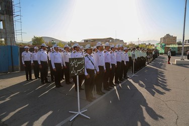 صبحگاه مشترک نیروهای نظامی و انتظامی به مناسبت هفته فراجا