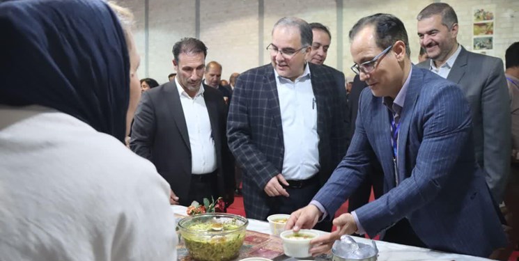 جشنواره آش موجب وحدت اقوام مختلف می‌شود/رقابت 176 آشپز در زنجان
