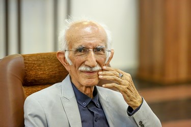 استاد غلامحسین امیرخانی رئیس انجمن خوشنویسان ایران