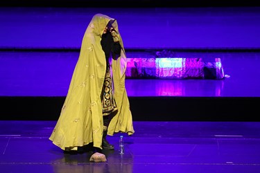 اجرای نمایش یادبود سبیل اخلاقی جوان‌ترین شهید اهل سنت در دوران دفاع مقدس در اختتامیه کنگرۀ ملی شعر وحدت