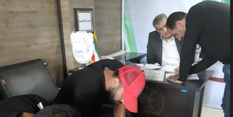 راه اندازی « میز خدمت» در هفته تربیت بدنی در سازمان لیگ/ قنبرزاده پاسخگوی مراجعین فوتبال