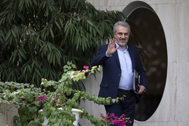 سیدرضا فاطمی امین وزیر صنعت، معدن و تجارت در حاشیه جلسه هیات دولت
