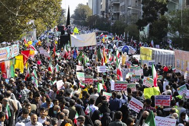 راهپیمایی روز ۱۳ آبان (2)