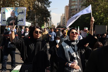  راهپیمایی 13 آبان با حضور دانشجویان دانش آموزان و مردم تهران