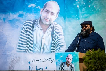 علی محمد مؤدب شاعر در مراسم تشییع پیکر مرحوم  غلامرضا سلیمانی