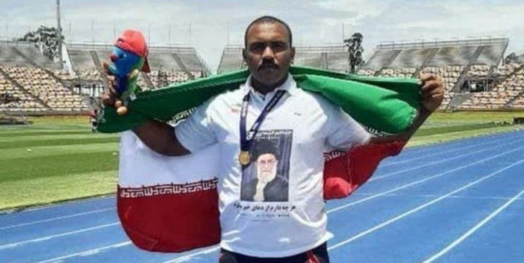 جشن قهرمانی ملی پوش ایران با پیراهن منقش به تصویر رهبر معظم انقلاب