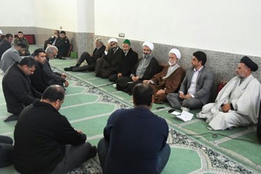 حضور نماینده ولی‌فقیه در استان سمنان در روستای احمدآباد و گفت‌وگو با مردم