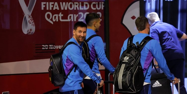 یاران مسی پس از گلباران امارات وارد قطر شدند/ قهرمان جهان هم رسید+تصاویر