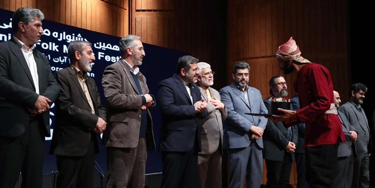 وزیر فرهنگ در اختتامیه جشنواره نواحی: موسیقی عامل پیوند ایرانیان است/ مرآتی دبیردوره شانزدهم شد