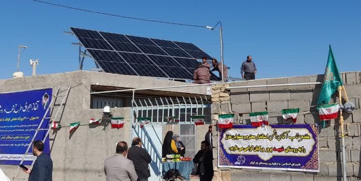بهره‌برداری از ۳۰۰۰ پنل خورشیدی در استان سمنان