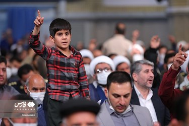 İslam İnkılabı Lideri'nin İsfahan halkından bir toplulukla görüşmesi