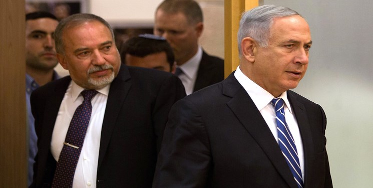 لیبرمن: نتانیاهو اسرائیل را تقسیم خواهد کرد