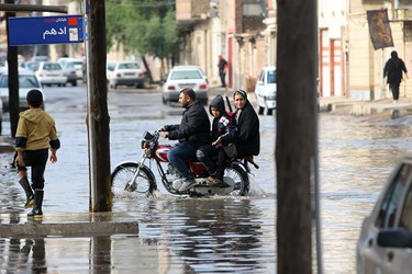  آبگرفتگی خانه‌ها و معابر اهواز پس از اولین بارش زمستانی