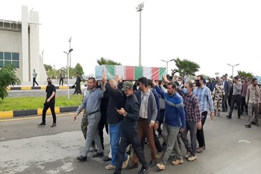 استقبال از پیکر پاک ۵ شهید گمنام در قشم