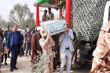 استقبال از پیکر پاک ۵ شهید گمنام در قشم