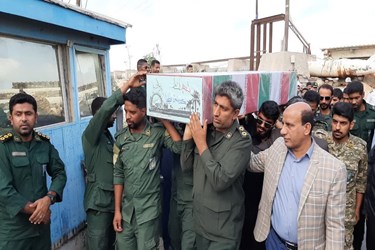 استقبال از پیکر پاک ۵ شهید گمنام در قشم