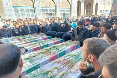 تشییع باشکوه 5 شهید گمنام در زاهدان