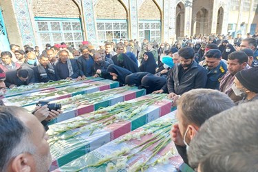 تشییع باشکوه 5 شهید گمنام در زاهدان