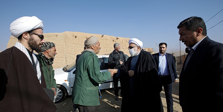 حضو‌ر تولیت آستان قدس رضوی در جمع اهالی یک روستای کم‌برخوردار