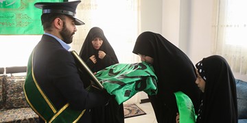 جان فدا| تکریم خانواده شهید شهروز مظفری‌نیا توسط خادمان حرم حضرت معصومه(س) +عکس و فیلم