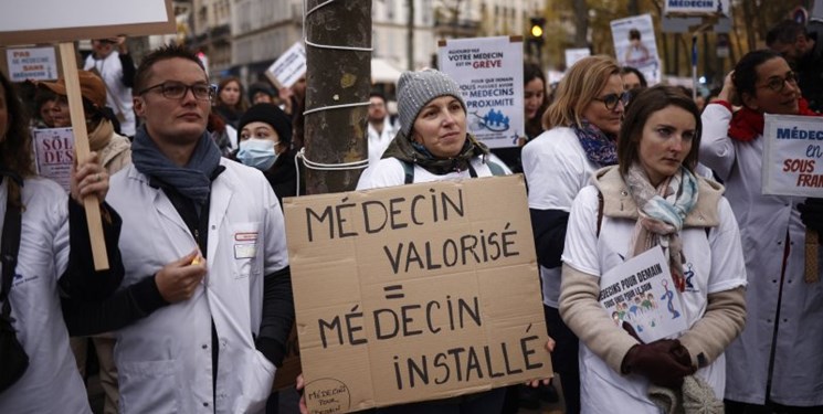 تمدید اعتصاب پزشکان فرانسه در بحبوحه شیوع کرونا و آنفلوانزا