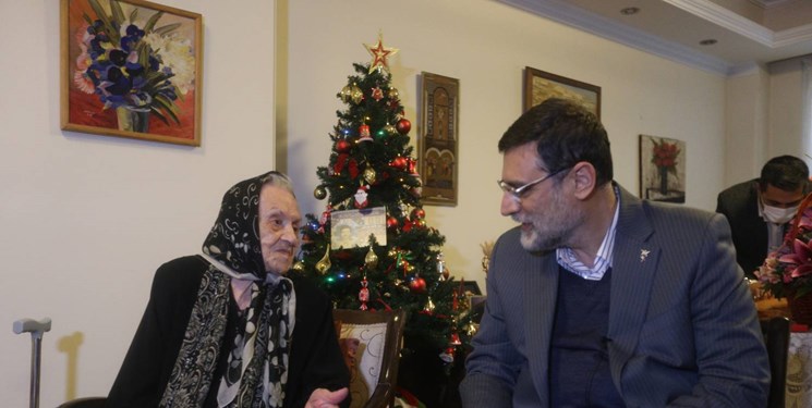 دیدار قاضی‌زاده با خانواده شهید «گاگیک طومانیان»