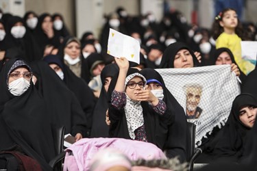 دیدار رهبر انقلاب با جمعی از بانوان فرهیخته