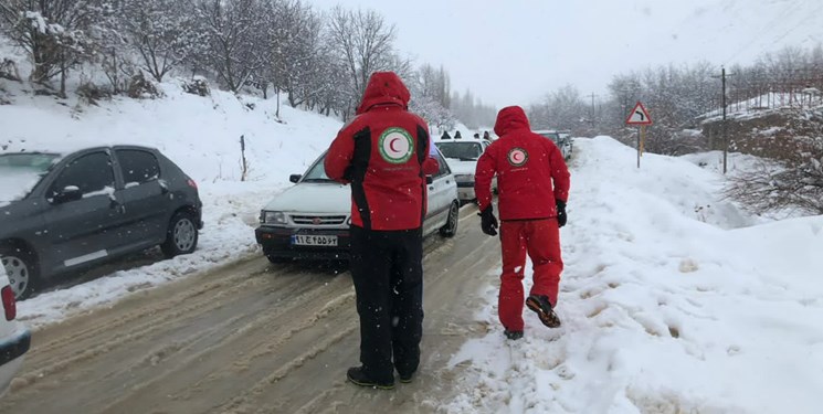 امدادرسانی به بیش از ۲۵۰ نفر گرفتار برف و کولاک در فارس