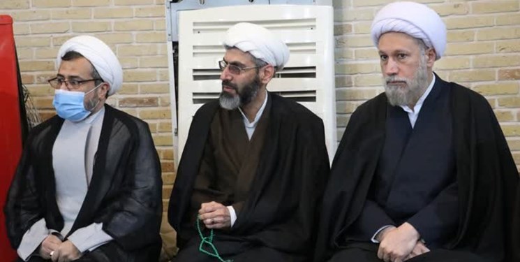 تجمع طلاب و روحانیون استان فارس در محکومیت اهانت  به مقدسات اسلامی