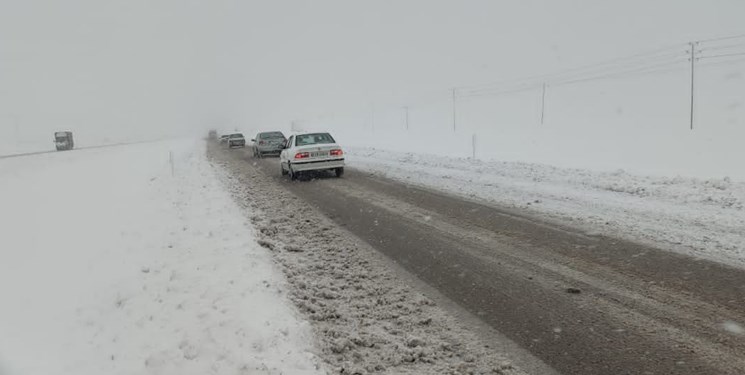 امدادرسانی به ۸۰۰ نفر گرفتار در برف و کولاک در خراسان‌شمالی
