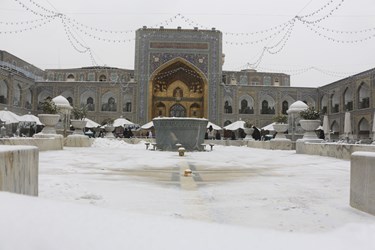   بارش برف در حرم مطهر امام رضا (علیه السلام)