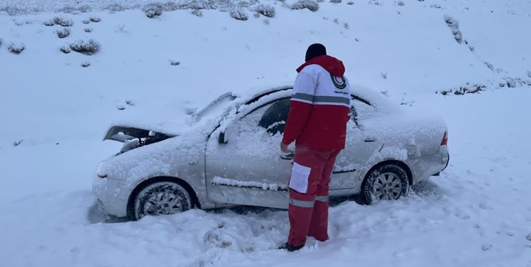 امدادرسانی به بیش از یک هزار نفر حادثه دیده در برف و کولاک کردستان