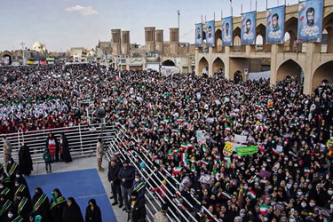 دیدار مردمی رئیس‌جمهور در «میدان امیرچخماق»