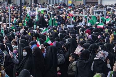 دیدار مردمی رئیس‌جمهور در «میدان امیرچخماق»