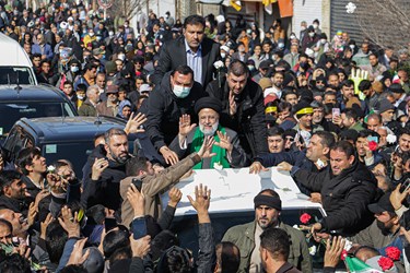 دیدار مردمی رئیس‌جمهور در «میدان امیرچخماق»