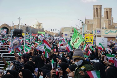 دیدار مردمی رئیس‌جمهور در «میدان امیرچخماق»