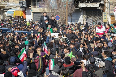 دیدار مردمی رئیس‌جمهور در «میدان امیرچخماق»