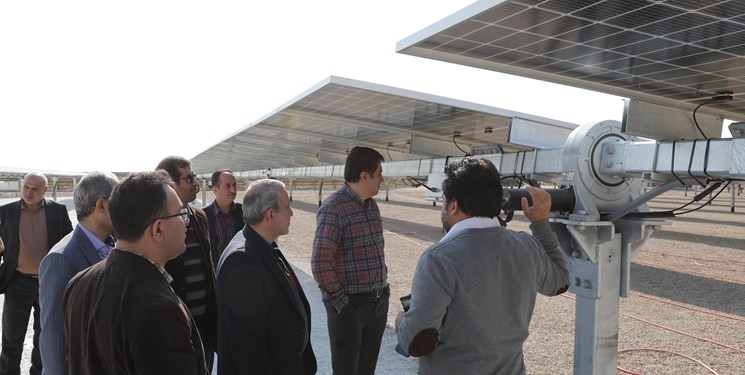 وقتی یک نیروگاه خورشیدی بخش خصوصی به دولت کمک می‌کند