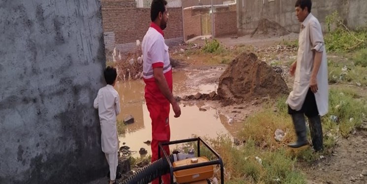 امدادرسانی به ۳۰۳ نفر سیلزده در ۲۷ روستای منطقه سیستان