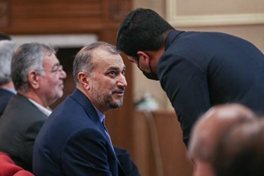 حسین امیرعبداللهیان وزیر امور خارجه در دو سده مذاکره در تاریخ دیپلماسی ایران