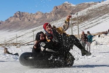 تیوب‌سواری در «پیست اسکی بارده»