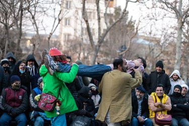 اجرای نبودن برای بودن  به کارگردانی سوران حسینی  از شهرمریوان  در هشتمین روز از جشنواره تئاتر فجر  پهنه رودکی 