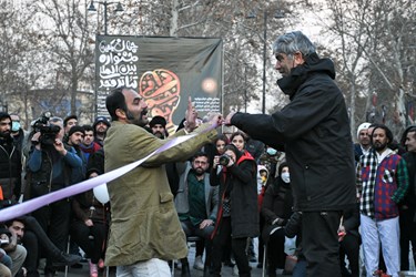 اجرای نبودن برای بودن  به کارگردانی سوران حسینی  از شهرمریوان  در هشتمین روز از جشنواره تئاتر فجر  پهنه رودکی 